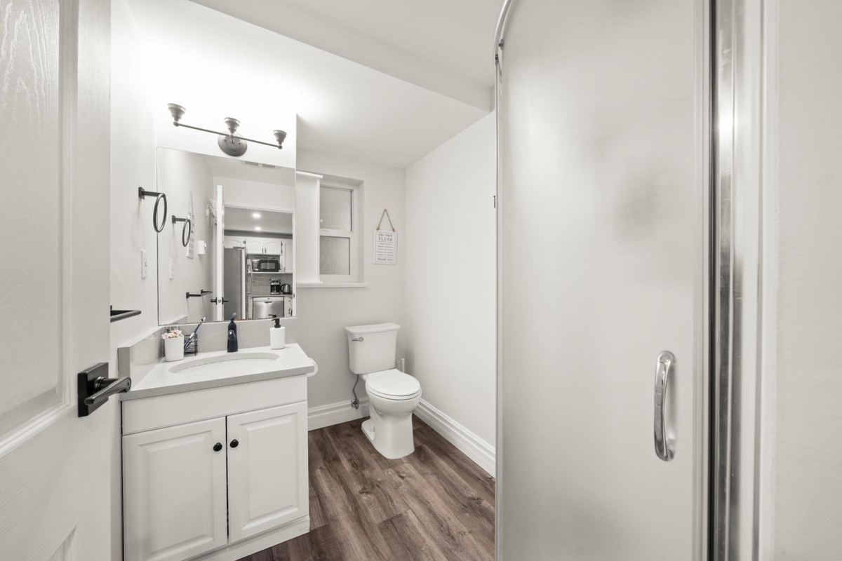 Hallway Photo of 2622 Shaftsbury Avenue, Port Coquitlam, BC