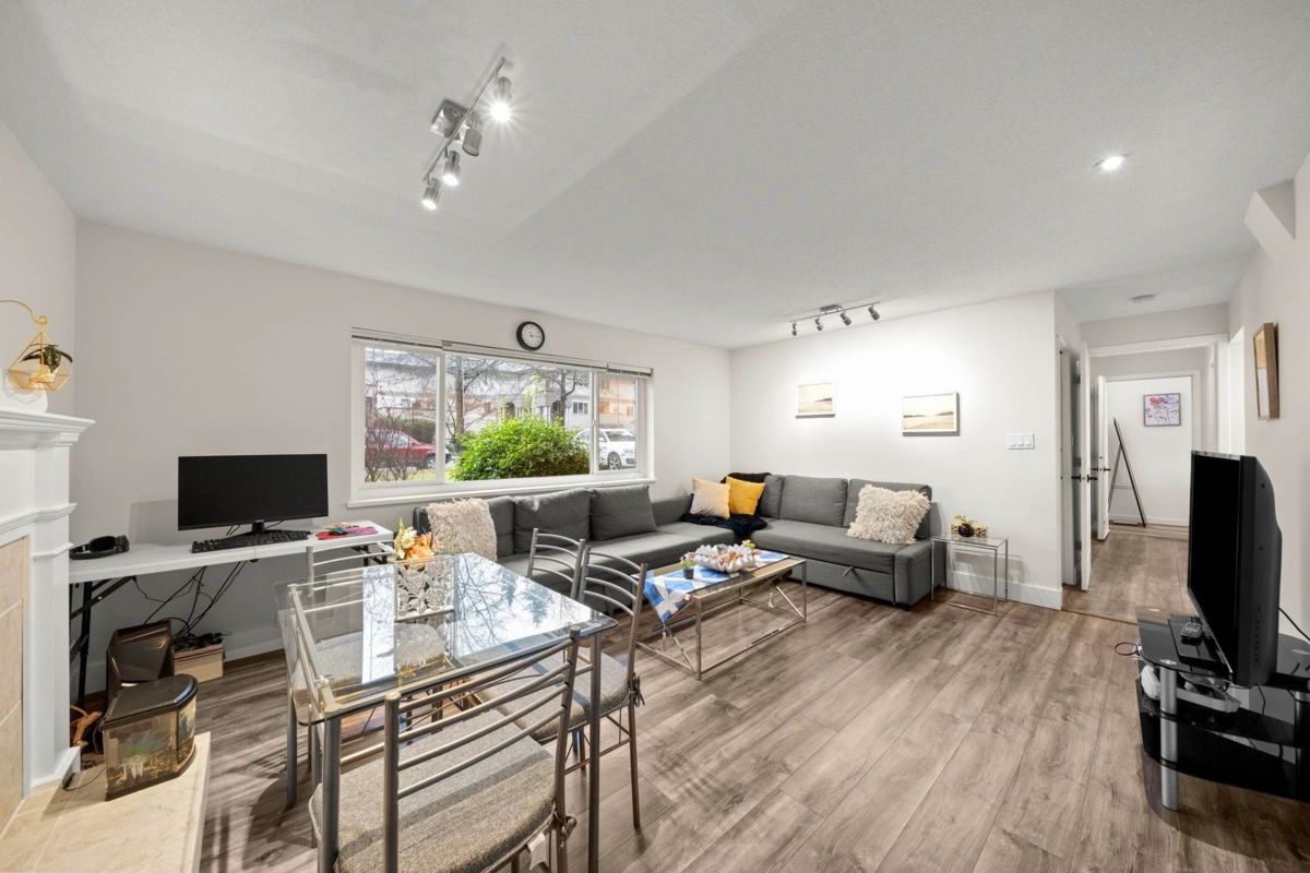 Laundry Room Photo of 2622 Shaftsbury Avenue, Port Coquitlam, BC