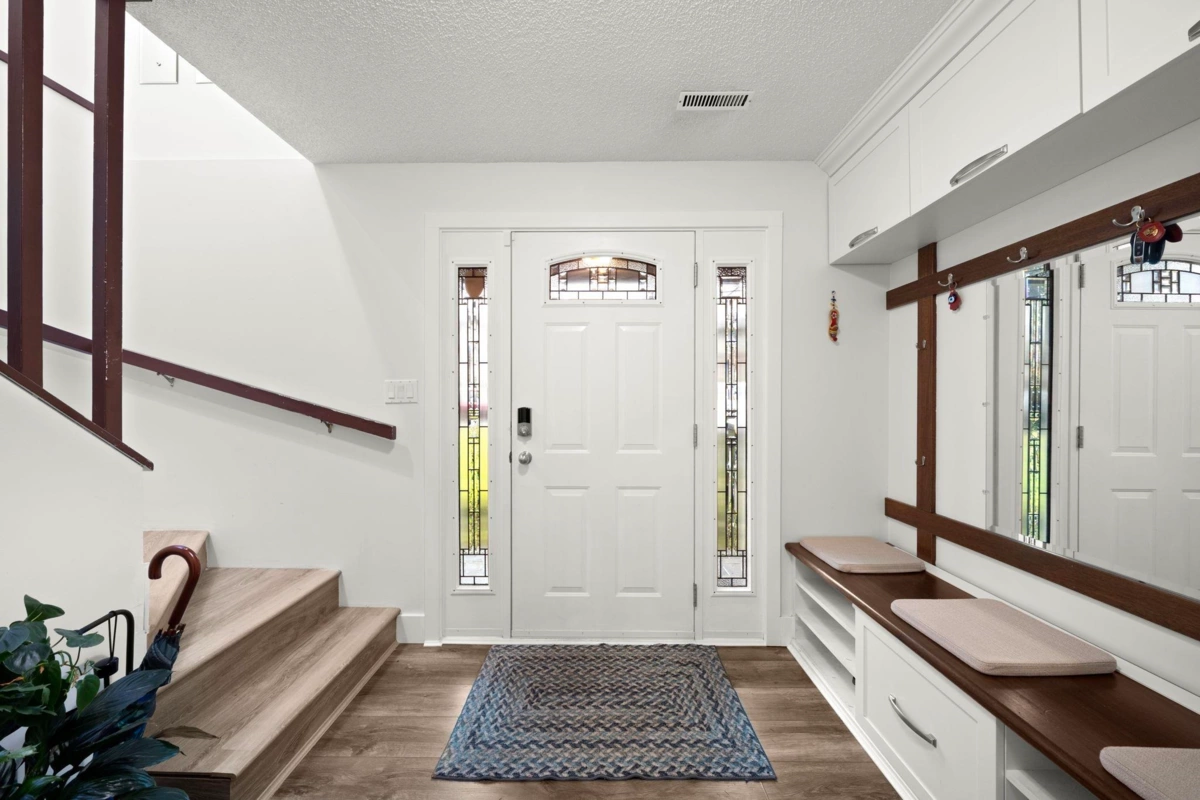 Living Room Photo of 2622 Shaftsbury Avenue, Port Coquitlam, BC