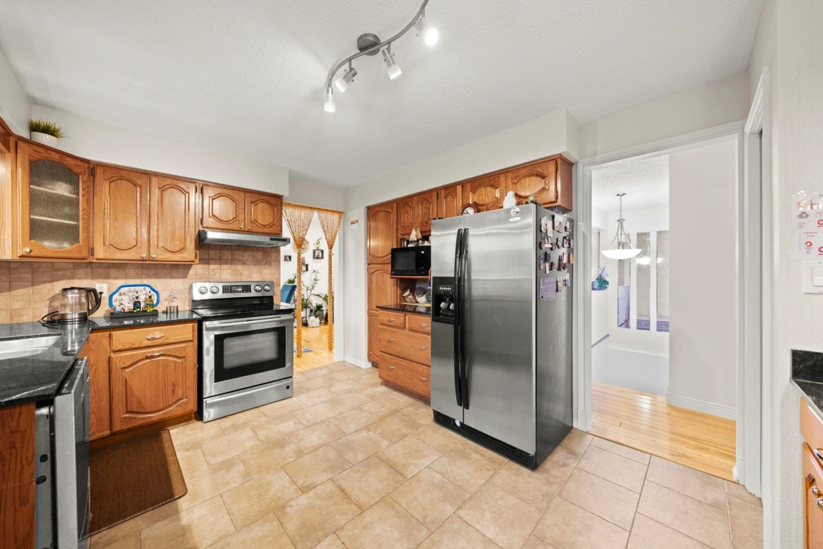 Primary Bedroom Photo of 2622 Shaftsbury Avenue, Port Coquitlam, BC