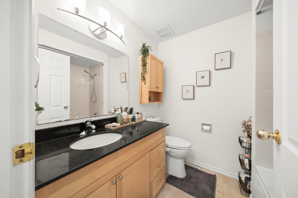 Walk-In Closet Photo of 2622 Shaftsbury Avenue, Port Coquitlam, BC