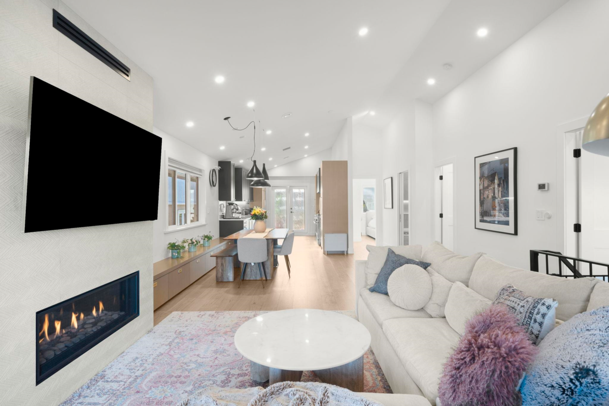 Breakfast Nook Photo of 4740 Albert Street, Burnaby, BC