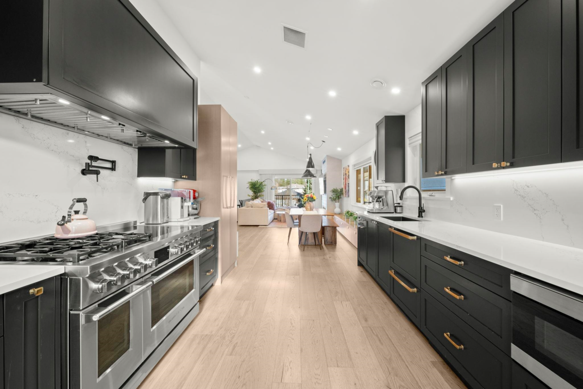 Guest Bathroom Photo of 4740 Albert Street, Burnaby, BC