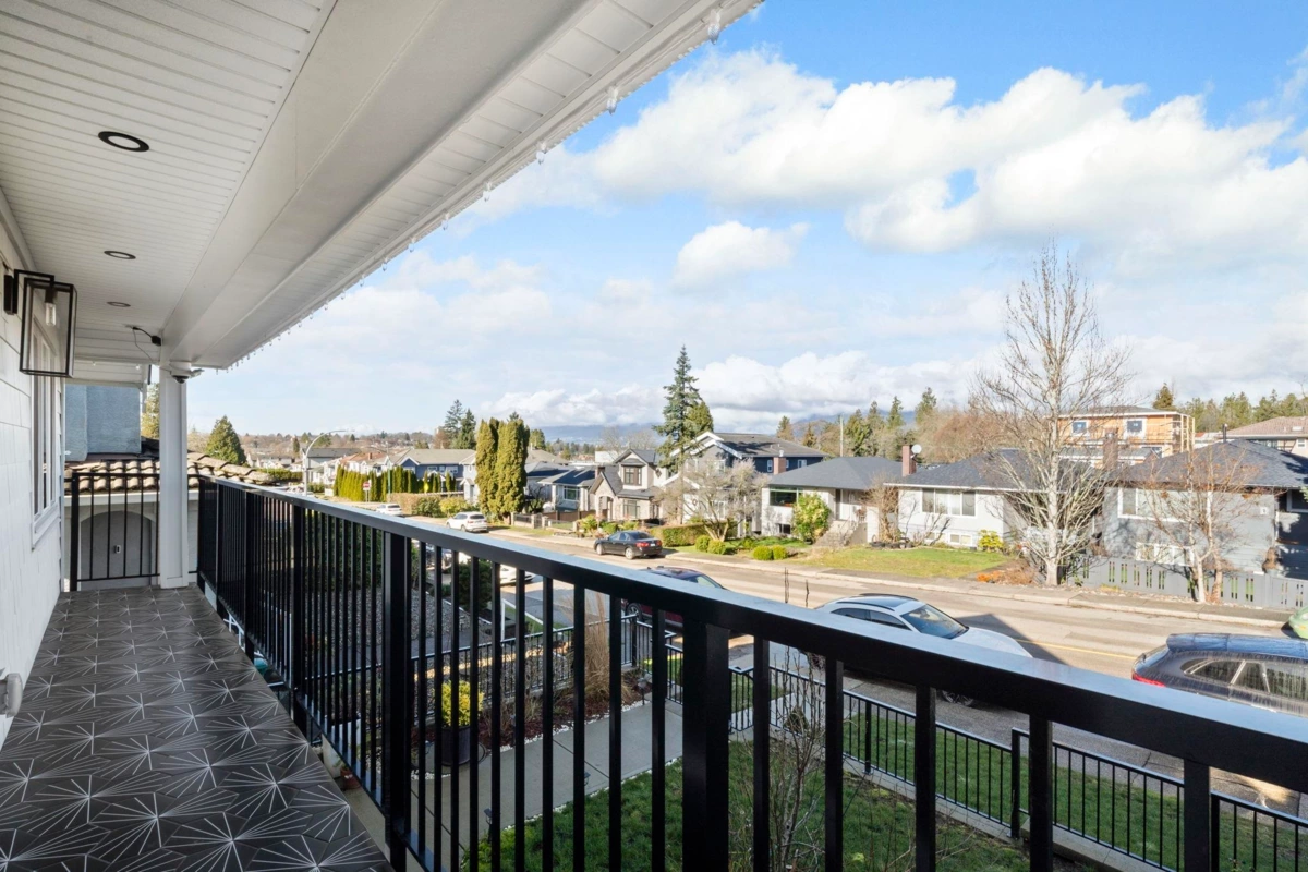 Kitchen Island Photo of 4740 Albert Street, Burnaby, BC
