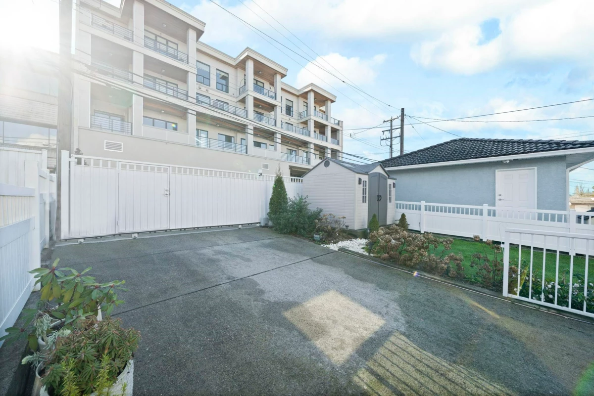 Outdoor Kitchen Photo of 4740 Albert Street, Burnaby, BC