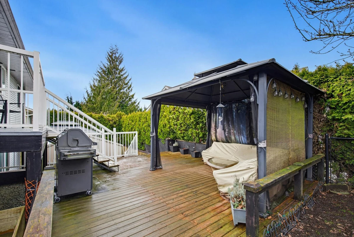 Front Yard Photo of 33275 Cherry Avenue, Mission, BC