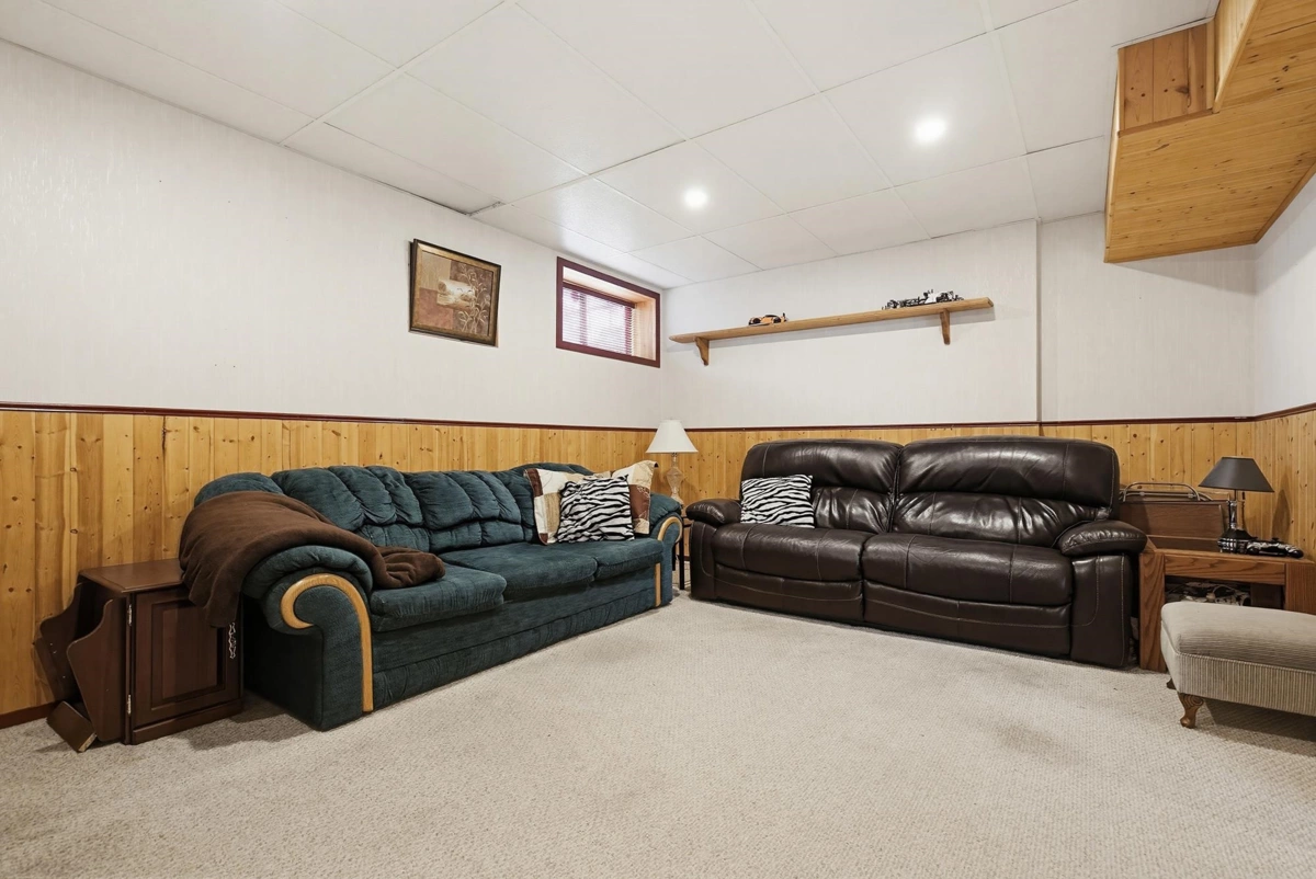 Guest Bathroom Photo of 33275 Cherry Avenue, Mission, BC