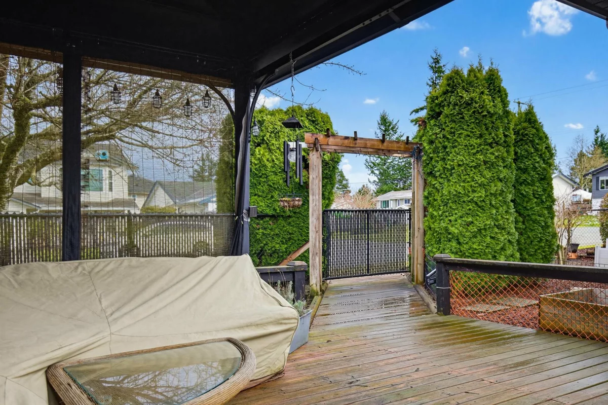 Outdoor Kitchen Photo of 33275 Cherry Avenue, Mission, BC
