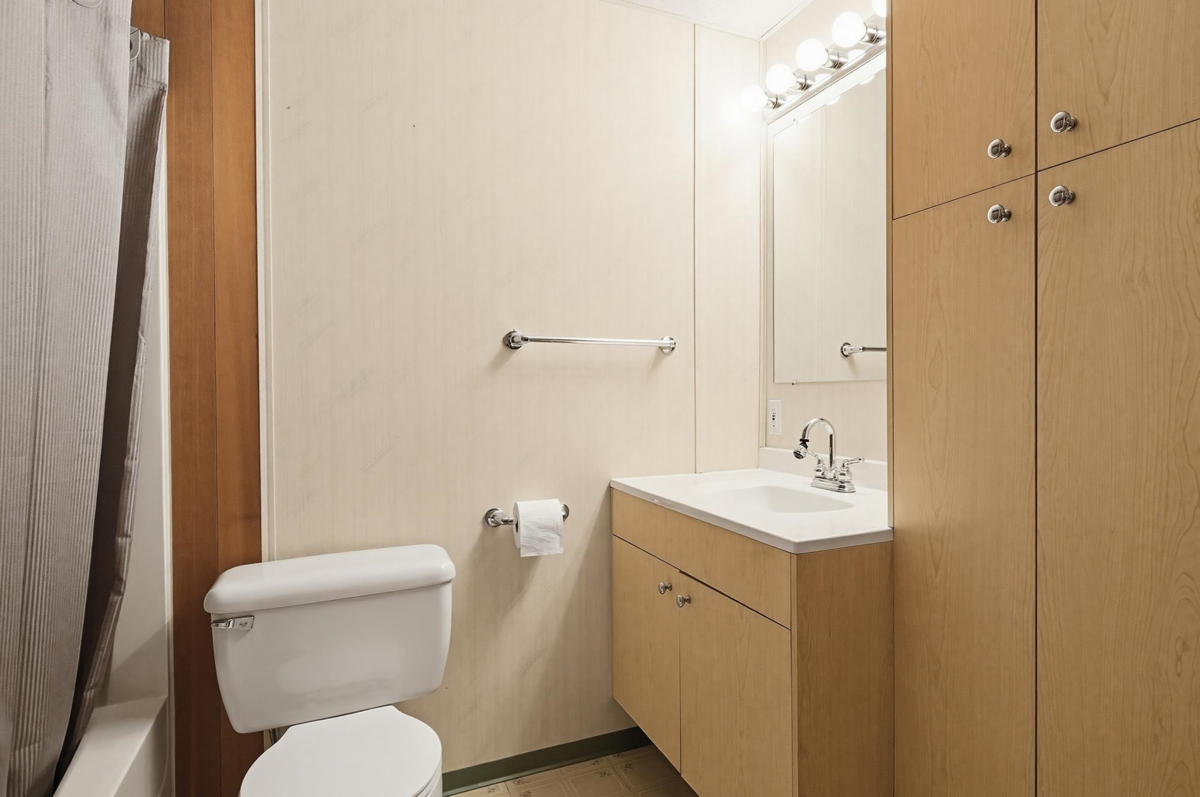 Staircase Photo of 33275 Cherry Avenue, Mission, BC