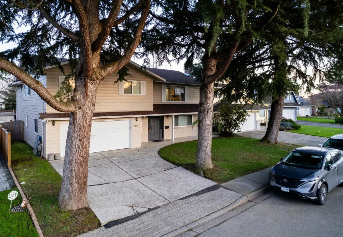 Garden / Landscaping Photo of 4811 Lancelot Drive, Richmond, BC
