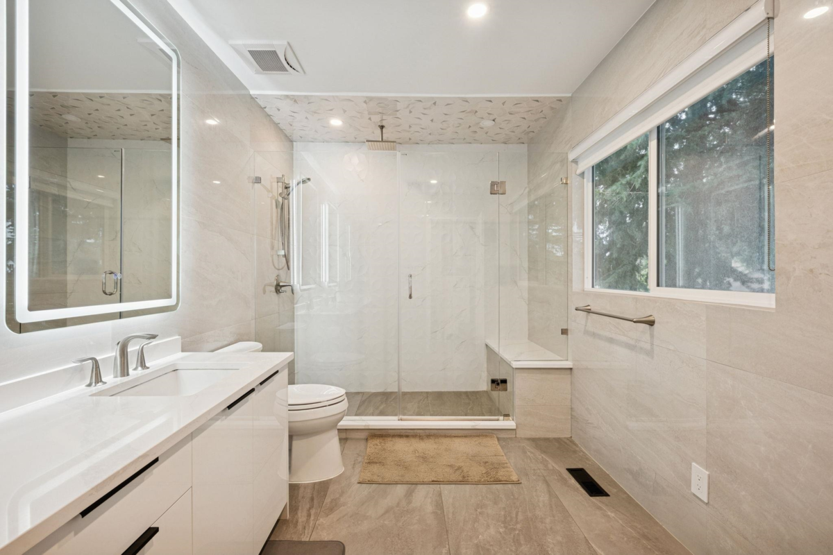 Guest Bathroom Photo of 4811 Lancelot Drive, Richmond, BC