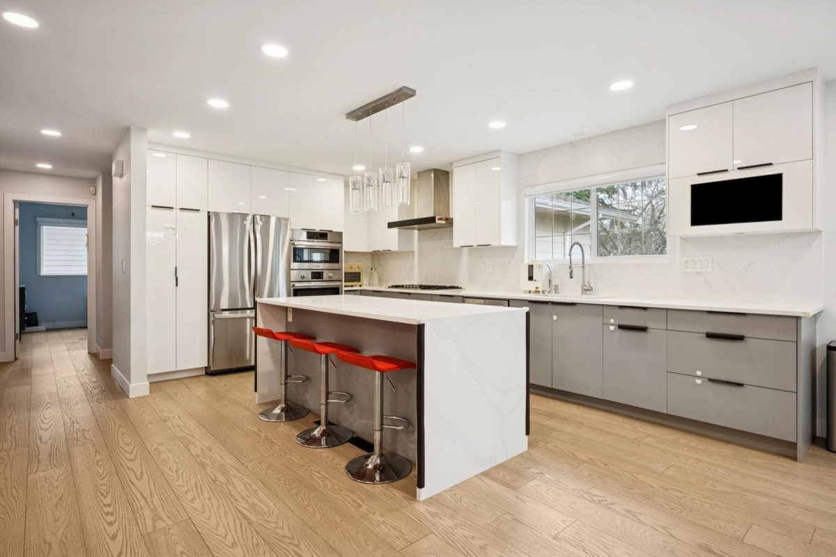 Kitchen Island Photo of 4811 Lancelot Drive, Richmond, BC