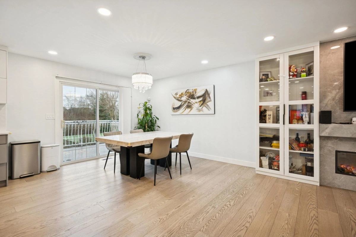 Living Room Photo of 4811 Lancelot Drive, Richmond, BC