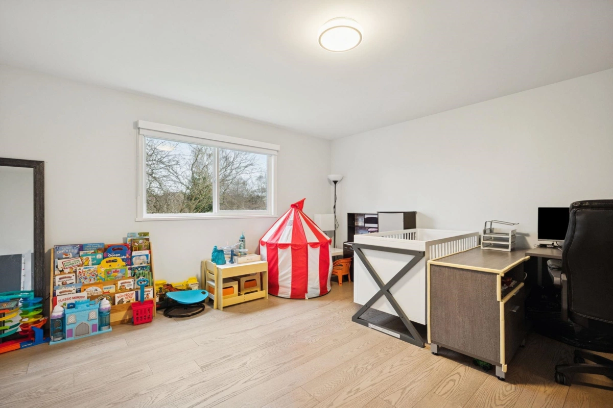 Powder Room Photo of 4811 Lancelot Drive, Richmond, BC