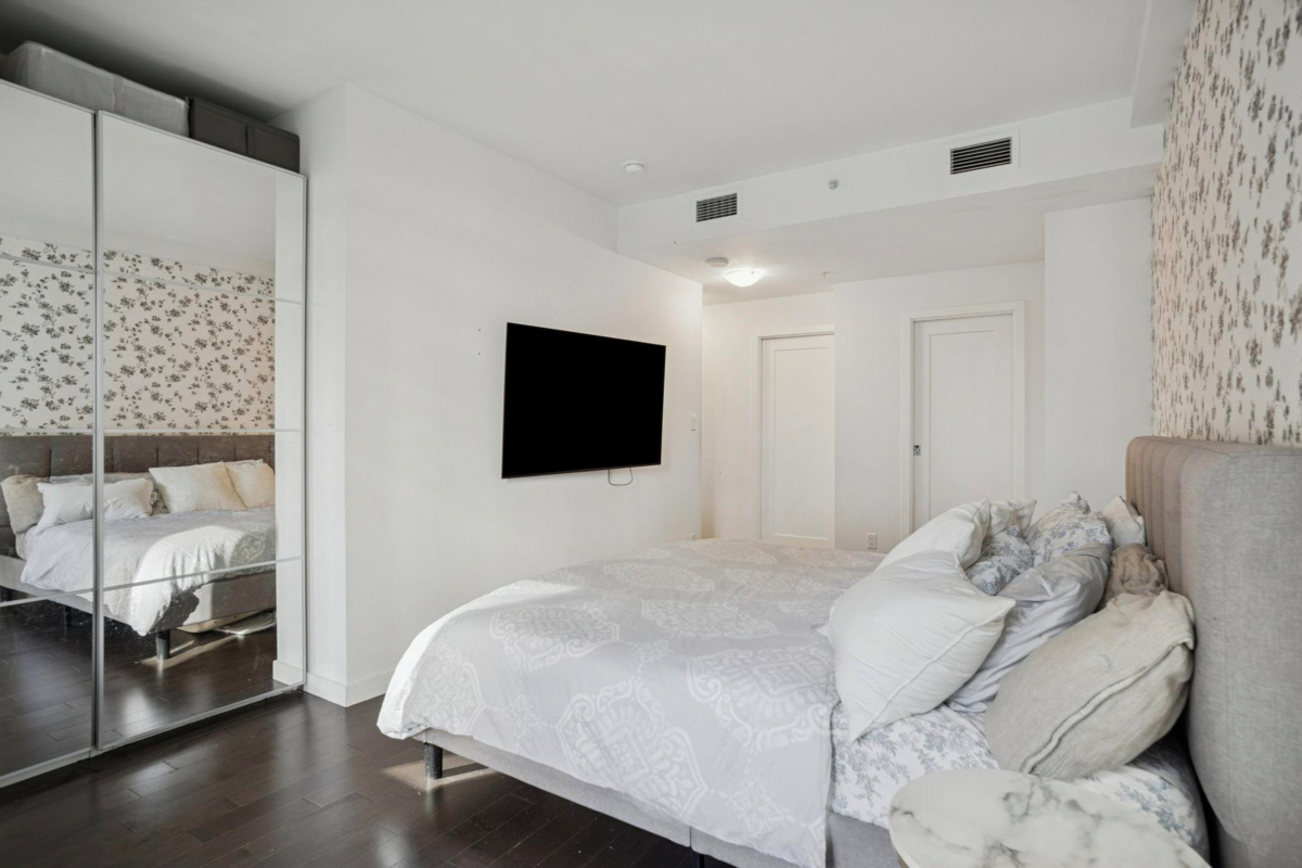 Primary Bathroom Photo of 62 W 1st Avenue, Vancouver, BC