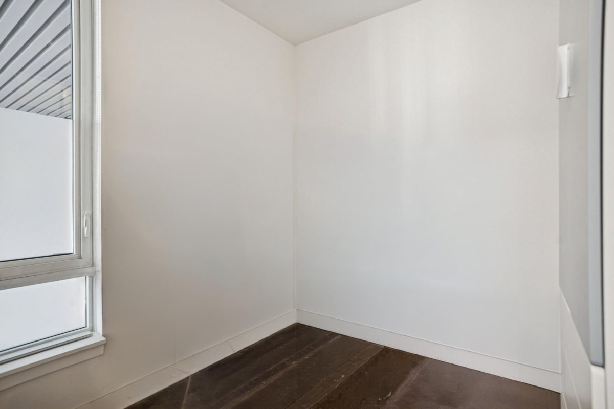 Walk-In Closet Photo of 62 W 1st Avenue, Vancouver, BC