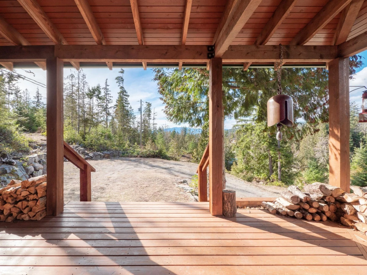 Basement Recreation Room Photo of 9305 Stephens Way, Halfmoon Bay, BC