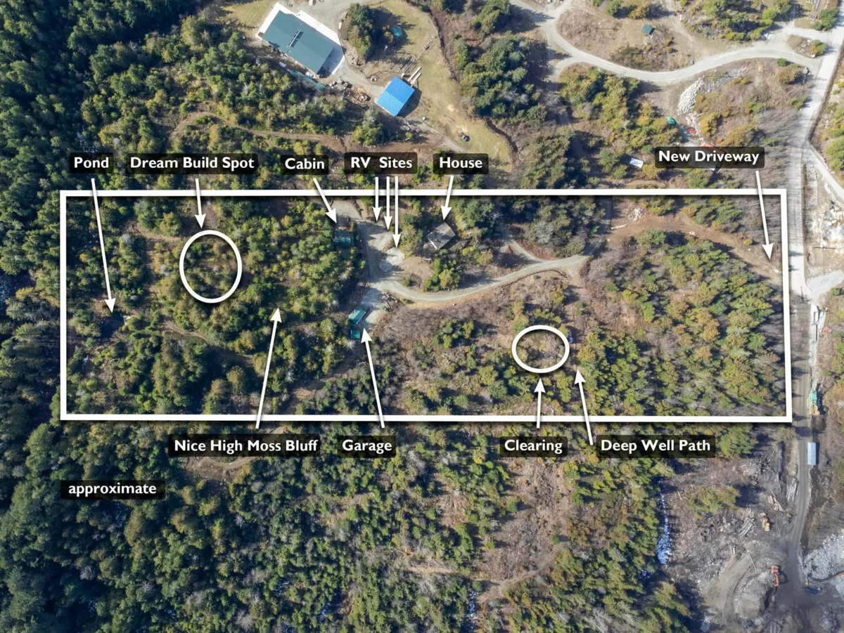 Dining Area Photo of 9305 Stephens Way, Halfmoon Bay, BC