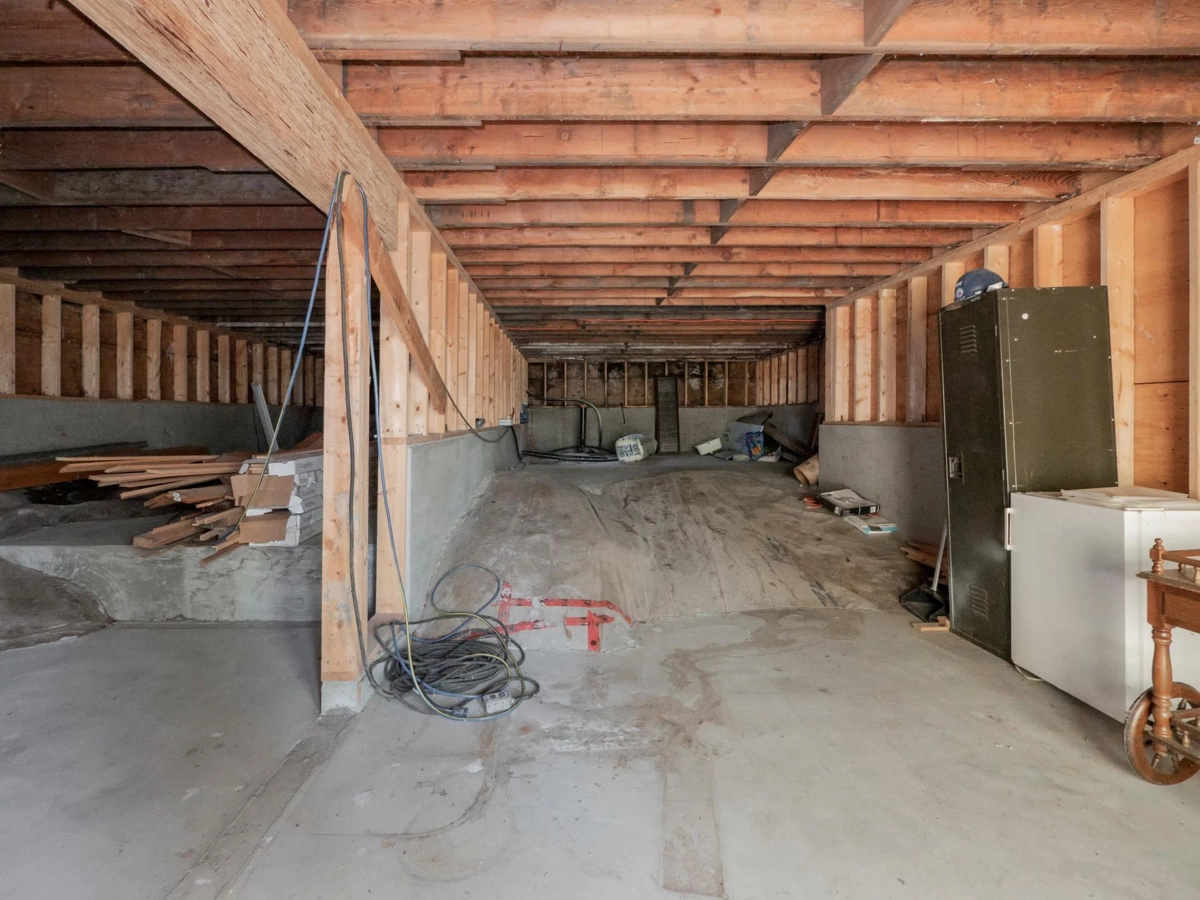 Front Yard Photo of 9305 Stephens Way, Halfmoon Bay, BC