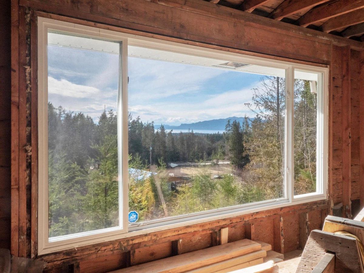 Outdoor Deck Photo of 9305 Stephens Way, Halfmoon Bay, BC