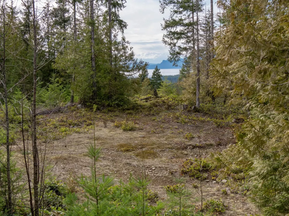 Staircase Photo of 9305 Stephens Way, Halfmoon Bay, BC