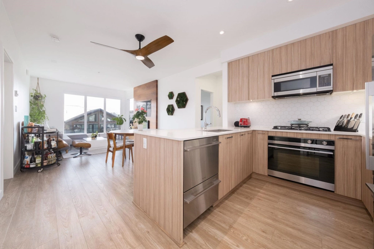 Family Room Photo of 404 1061 Marine Drive, North Vancouver, BC