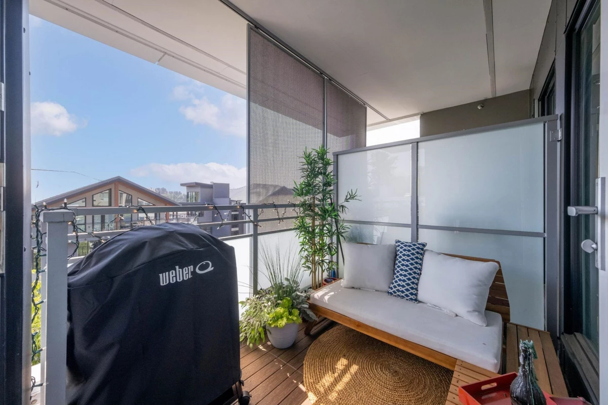 Laundry Room Photo of 404 1061 Marine Drive, North Vancouver, BC