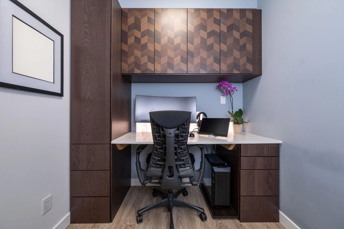 Living Room Photo of 404 1061 Marine Drive, North Vancouver, BC