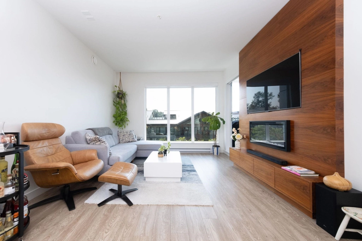 Pantry Photo of 404 1061 Marine Drive, North Vancouver, BC