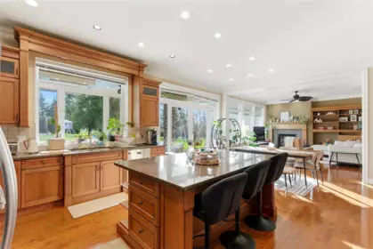 Breakfast Nook Photo of 20326 74b Avenue, Surrey, BC