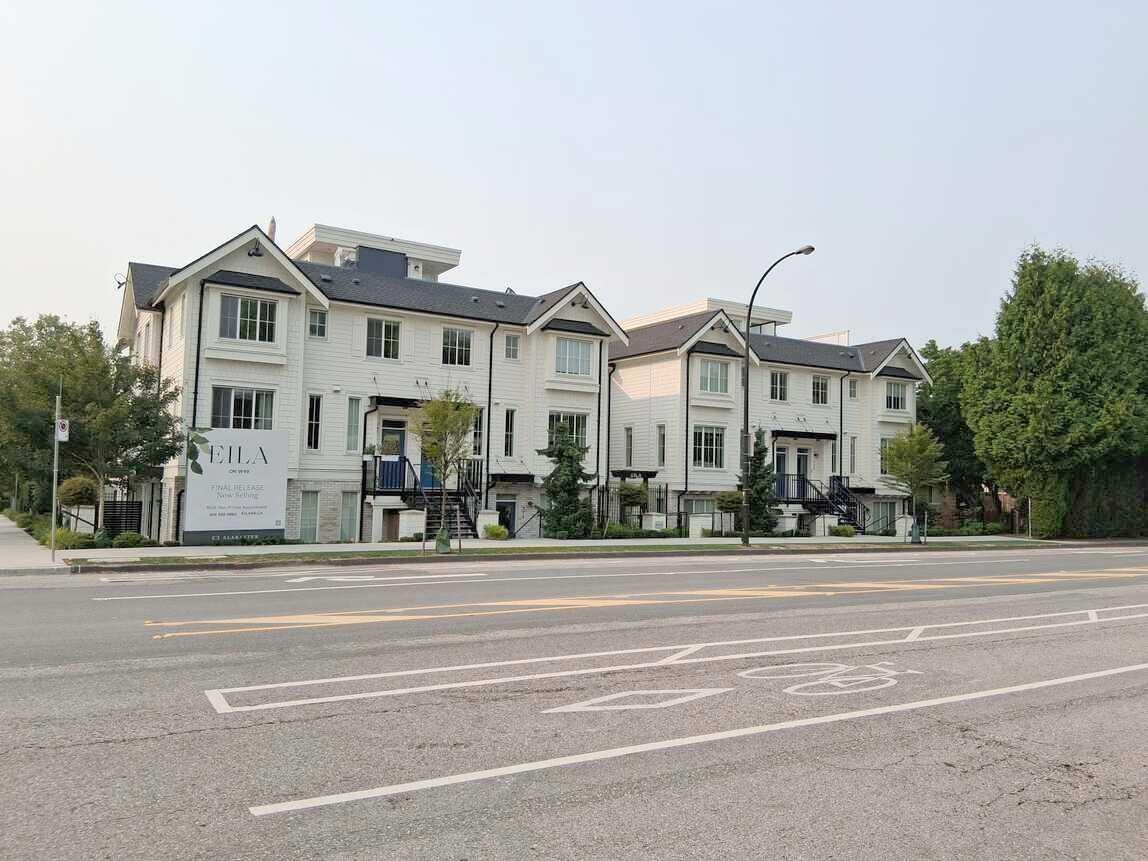 Exterior Rear Photo of 922 W 49th Avenue, Vancouver, BC