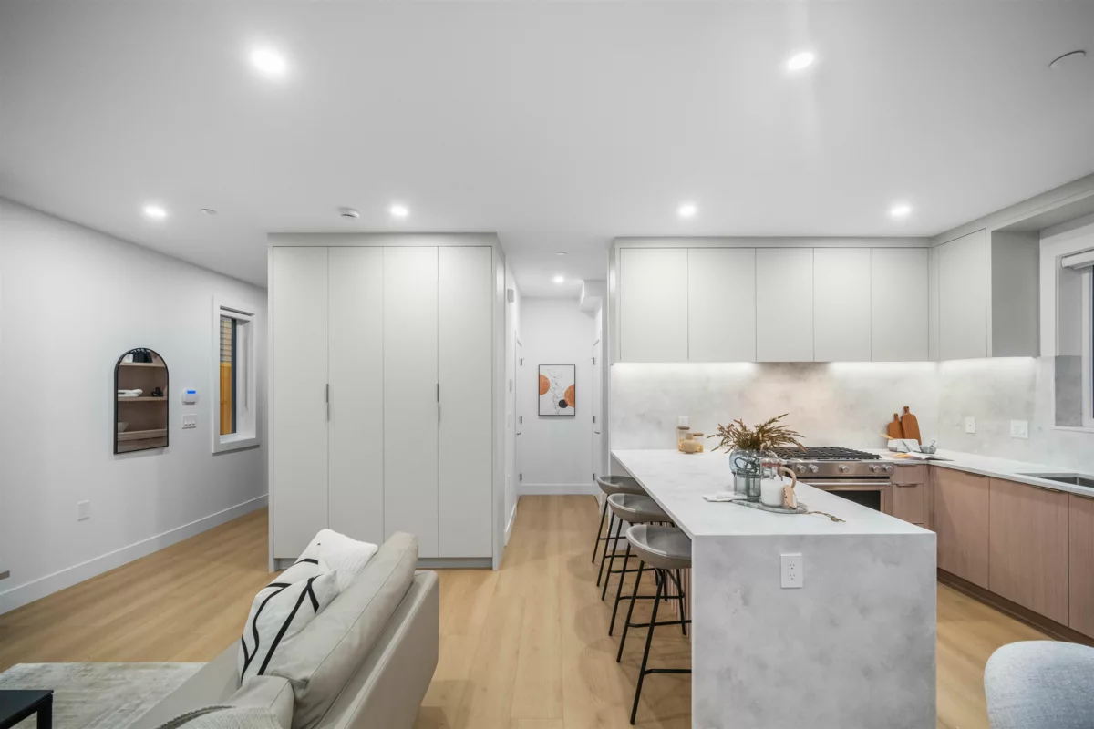 Dining Area Photo of 2 3623 Triumph Street, Vancouver, BC