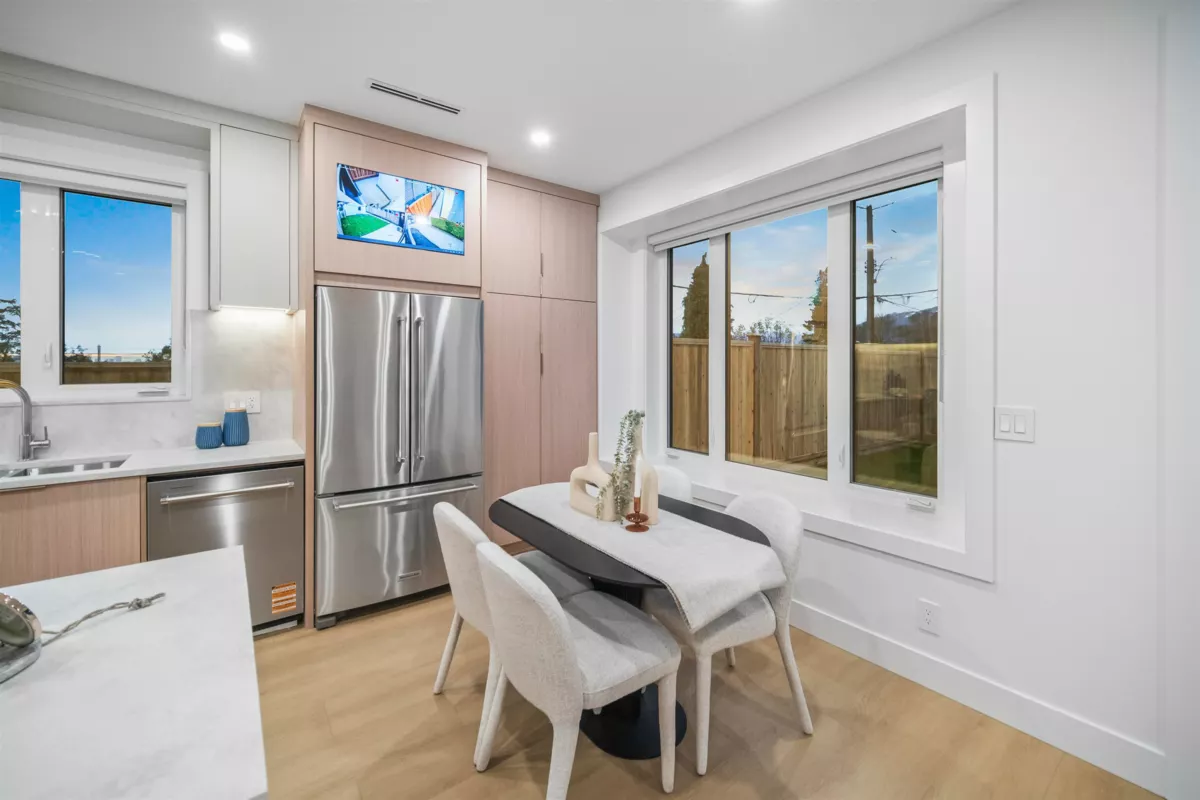 Kitchen Island Photo of 2 3623 Triumph Street, Vancouver, BC
