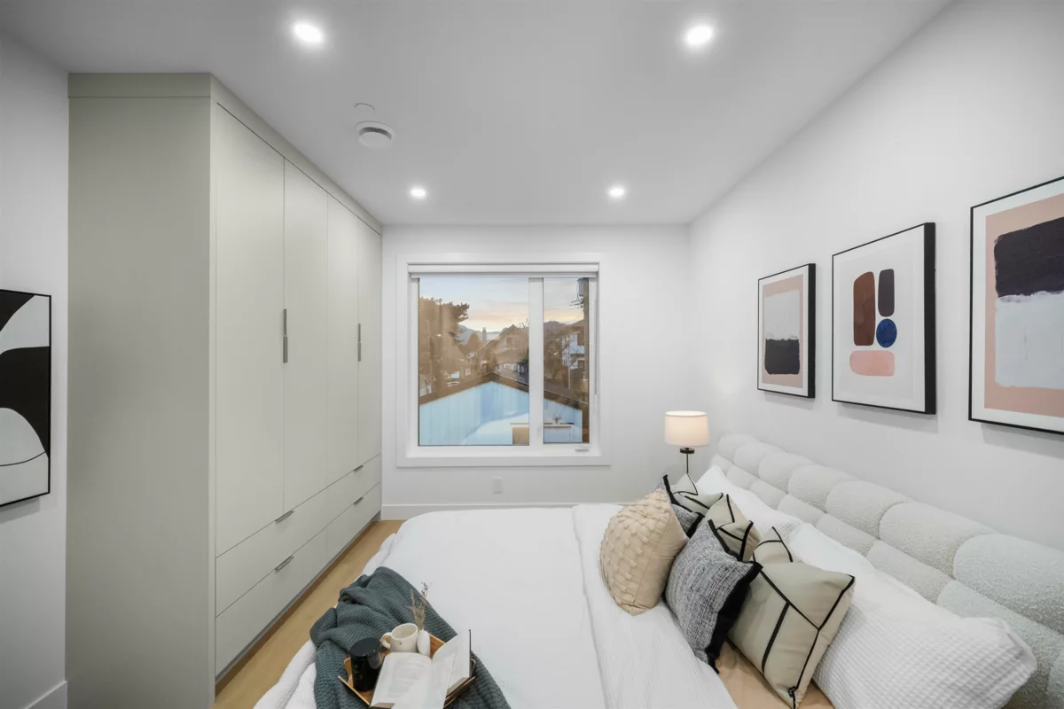 Primary Bedroom Photo of 2 3623 Triumph Street, Vancouver, BC