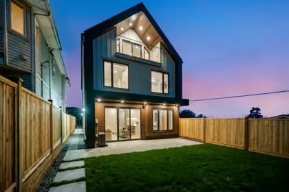 2 3623 Triumph Street, Vancouver, BC, Hastings Sunrise — 3 bed half duplex for sale