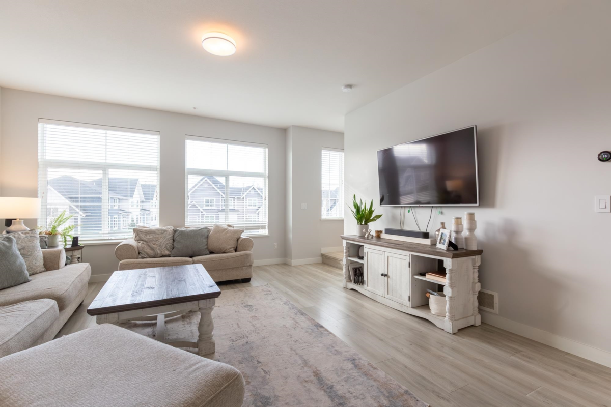 Dining Area Photo of 46 8371 202b Street, Langley, BC