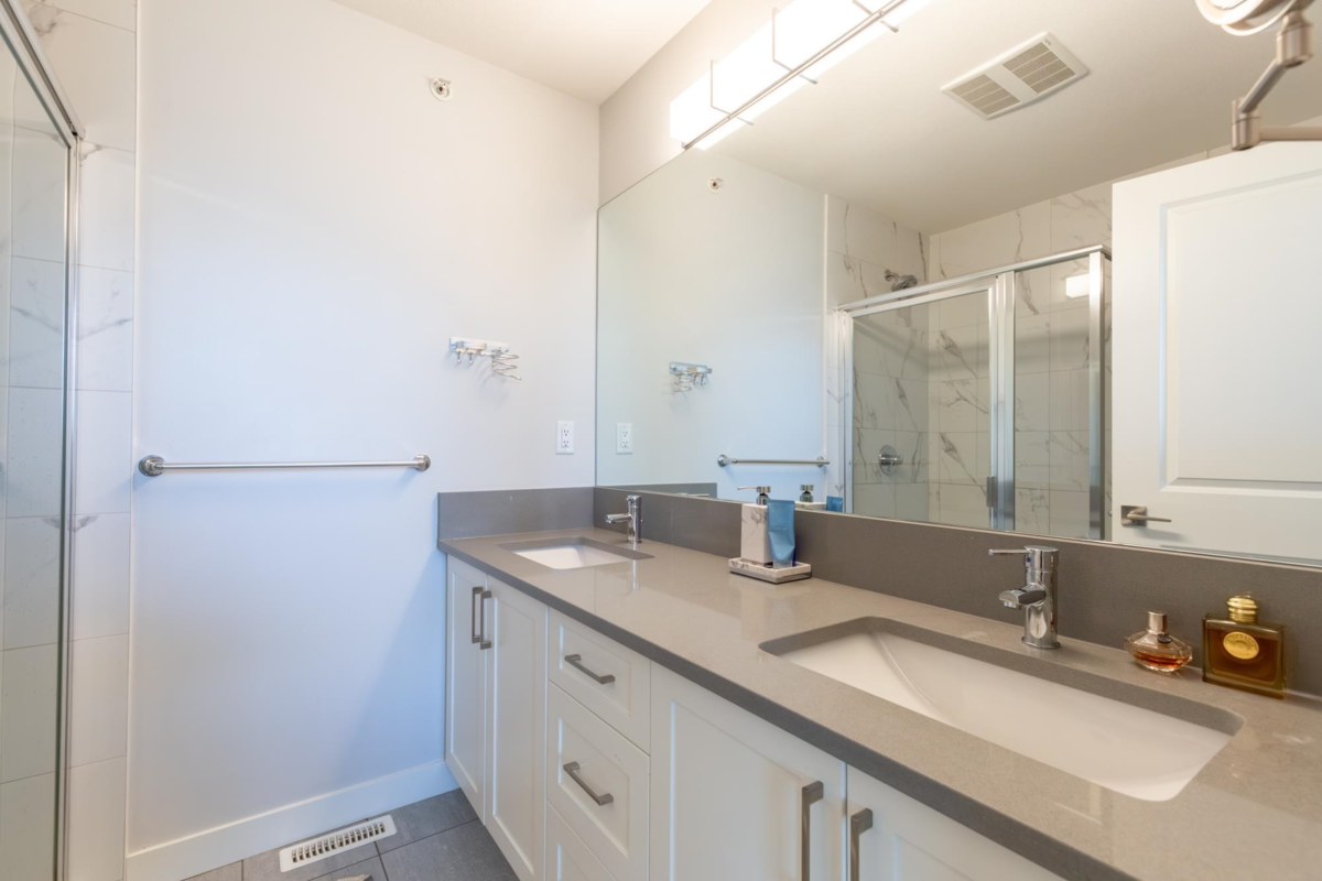 Entry Foyer Photo of 46 8371 202b Street, Langley, BC