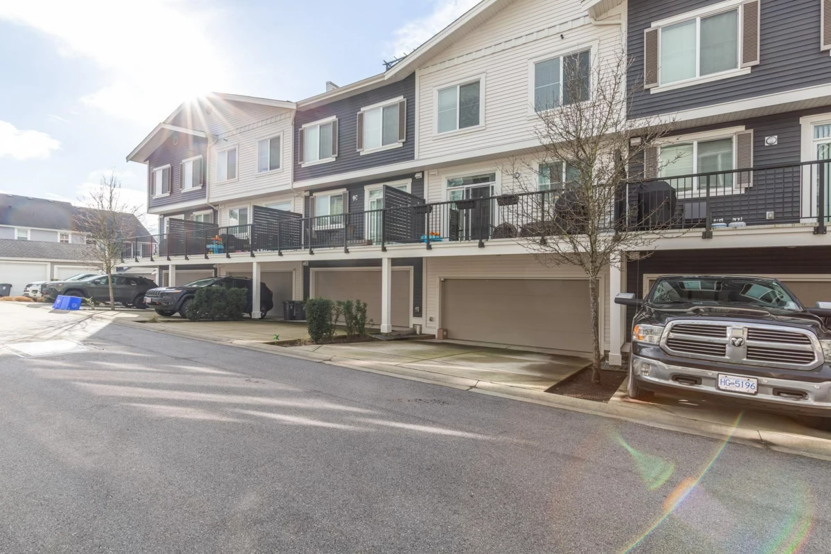 Front Yard Photo of 46 8371 202b Street, Langley, BC