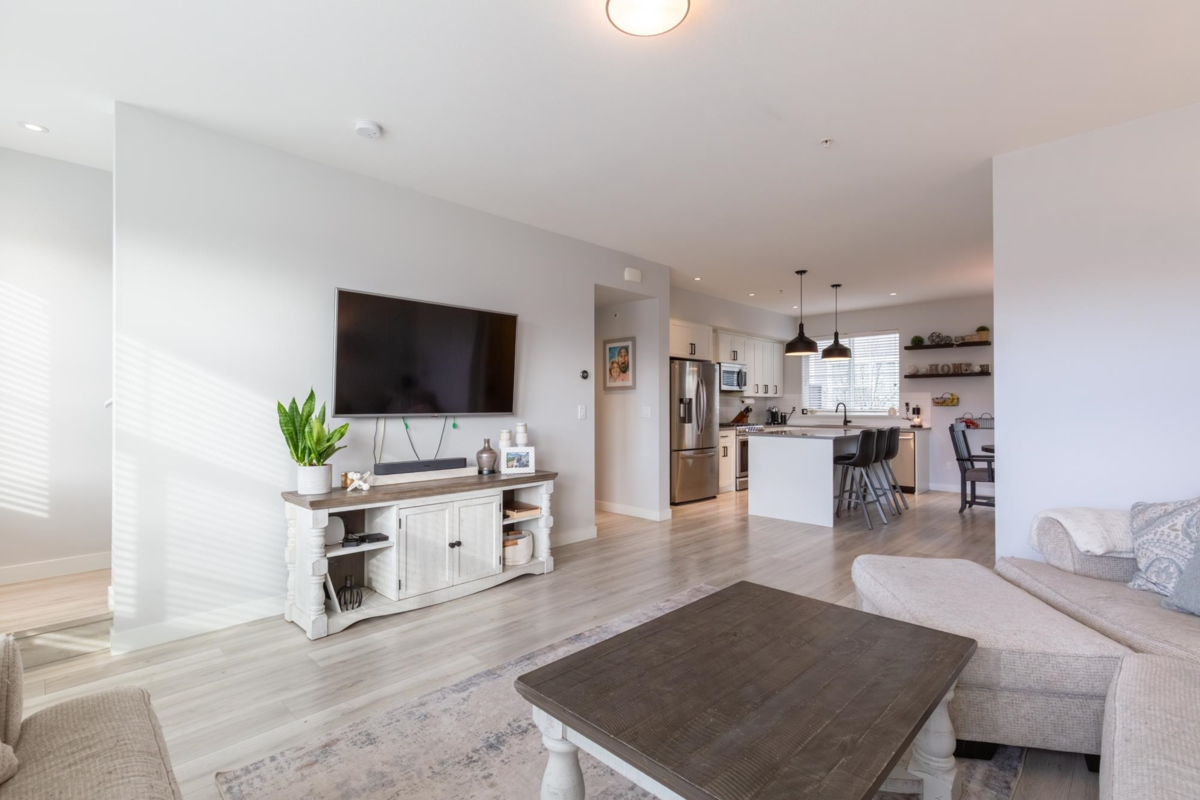 Powder Room Photo of 46 8371 202b Street, Langley, BC