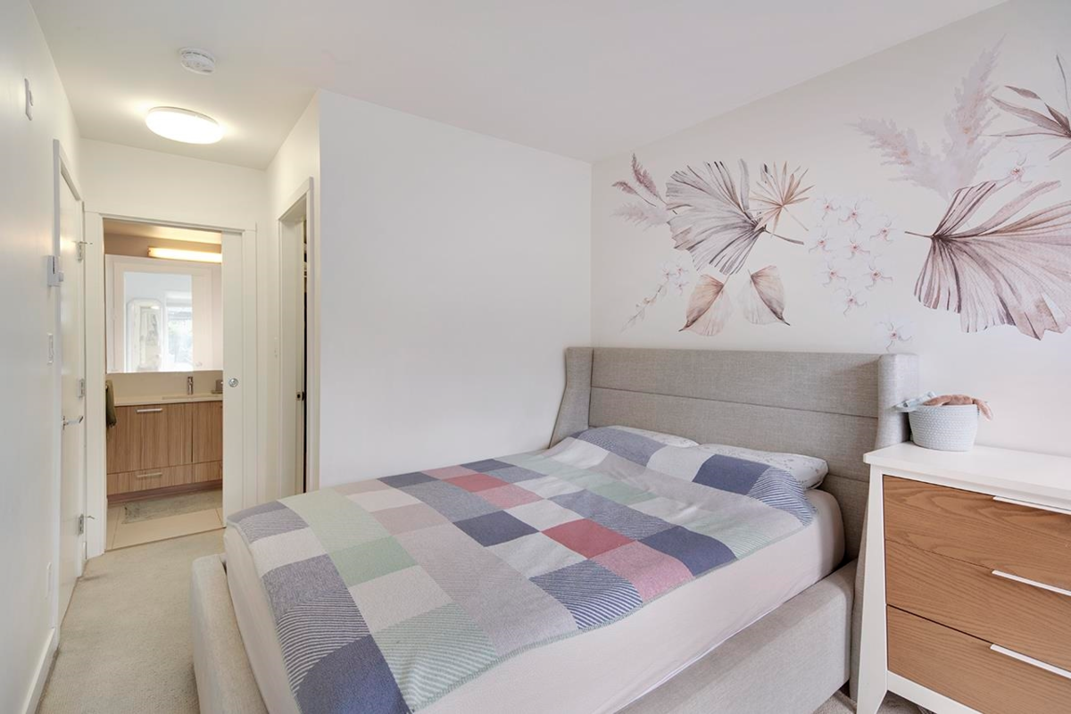 Bedroom 4 Photo of 206 1061 Marine Drive, North Vancouver, BC