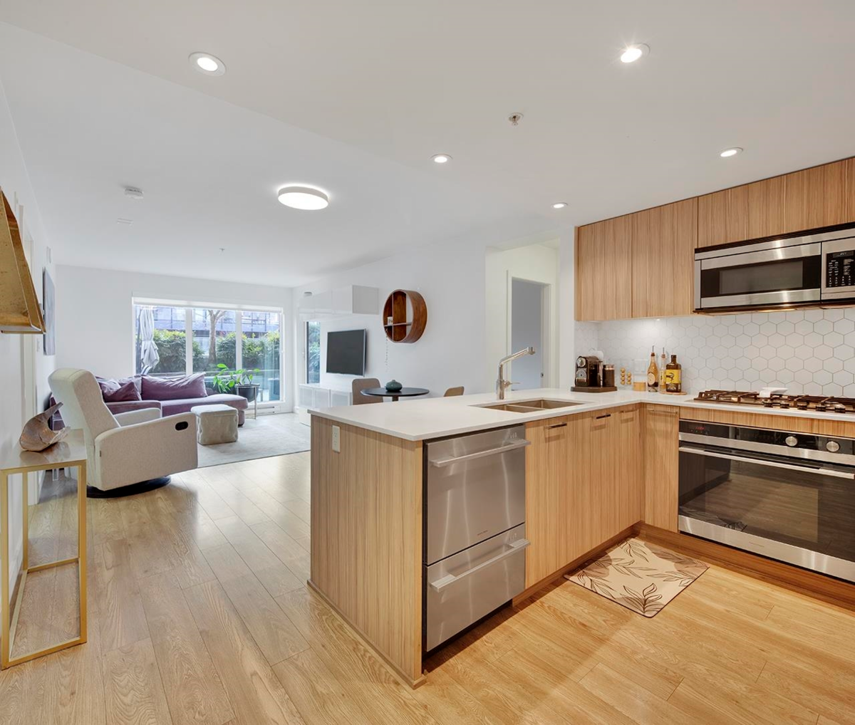 Breakfast Nook Photo of 206 1061 Marine Drive, North Vancouver, BC