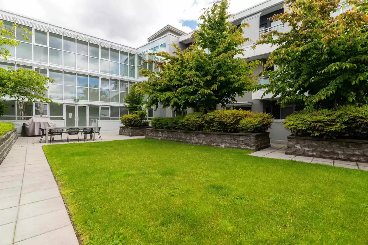 Entry Foyer Photo of 206 1061 Marine Drive, North Vancouver, BC