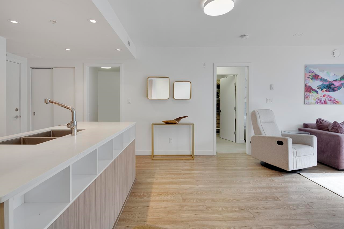 Kitchen Island Photo of 206 1061 Marine Drive, North Vancouver, BC