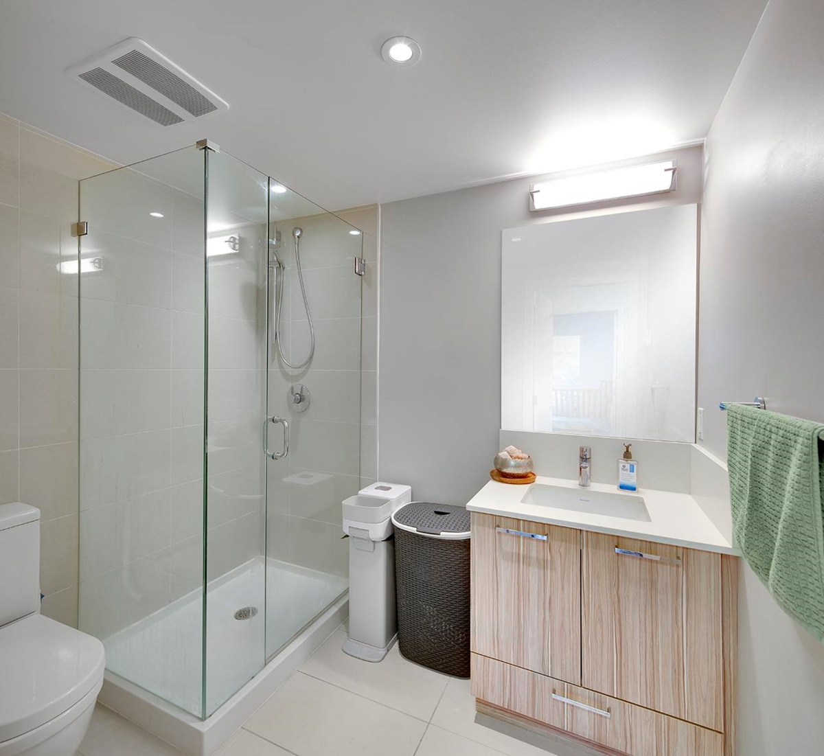 Loft / Bonus Room Photo of 206 1061 Marine Drive, North Vancouver, BC