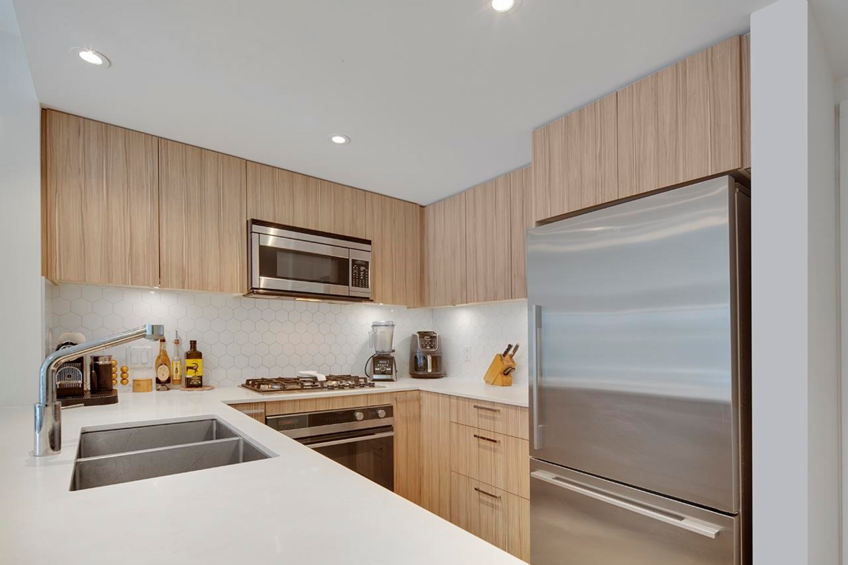 Walk-In Closet Photo of 206 1061 Marine Drive, North Vancouver, BC