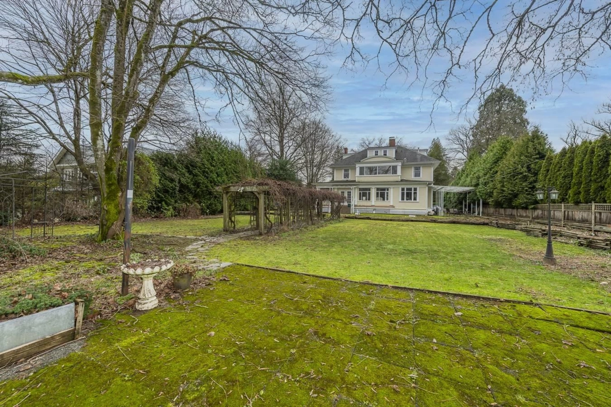 Laundry Room Photo of 1453 Laurier Avenue, Vancouver, BC