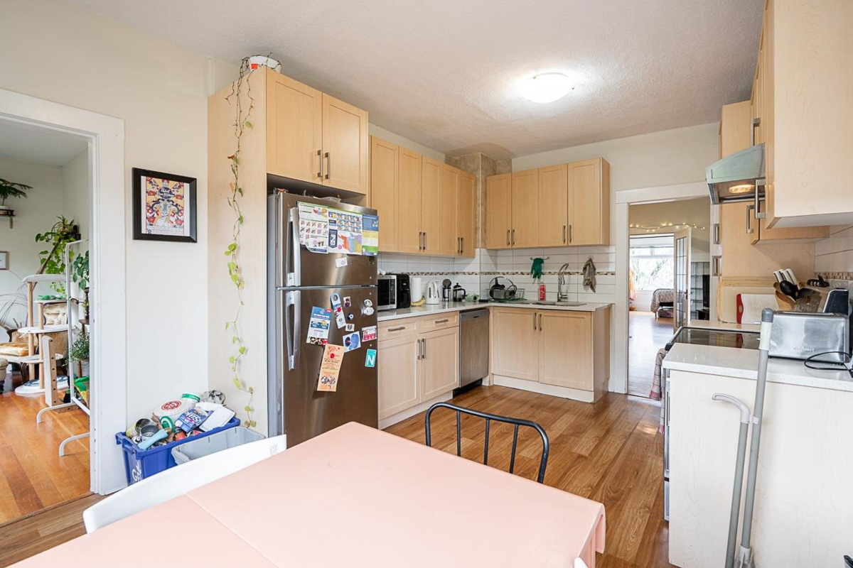 Walk-In Closet Photo of 4534 W 5th Avenue, Vancouver, BC