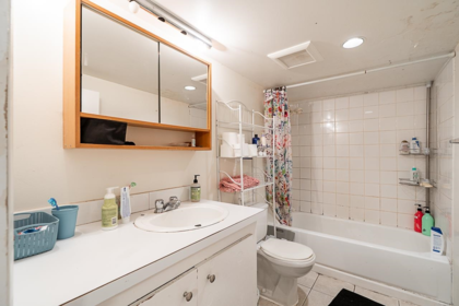Hallway Photo of 4534 W 5th Avenue, Vancouver, BC