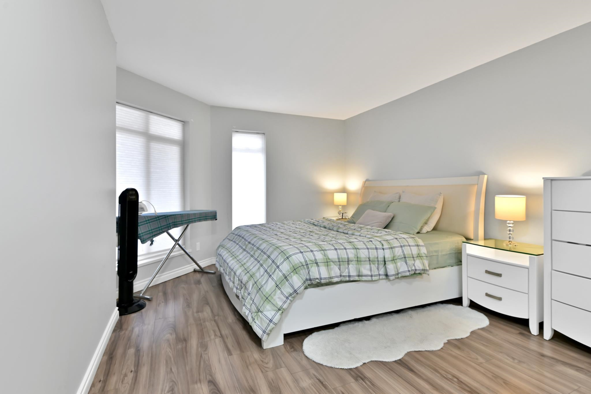 Dining Area Photo of 306 32075 George Ferguson Way, Abbotsford, BC