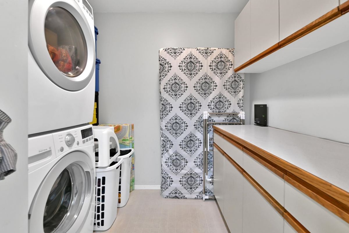 Hallway Photo of 306 32075 George Ferguson Way, Abbotsford, BC